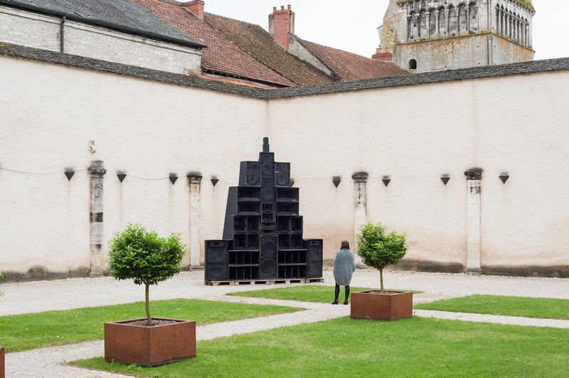 http://www.emileouroumov.fr/files/gimgs/th-30__EMO9724_web_v2.jpg